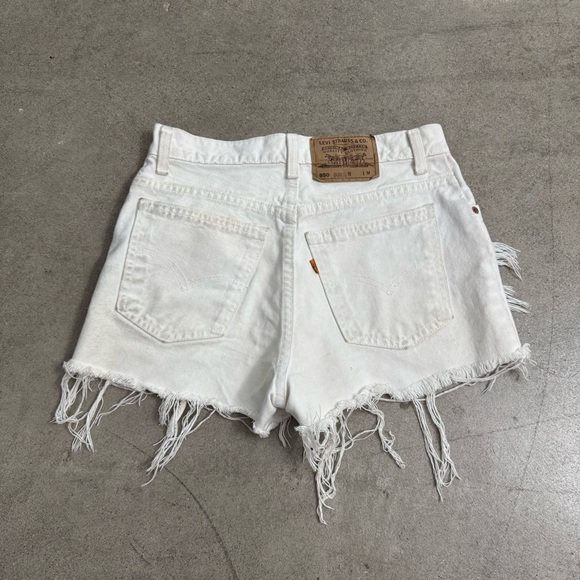 Vintage Levi 950 Shorts White - Picture 1 of 10